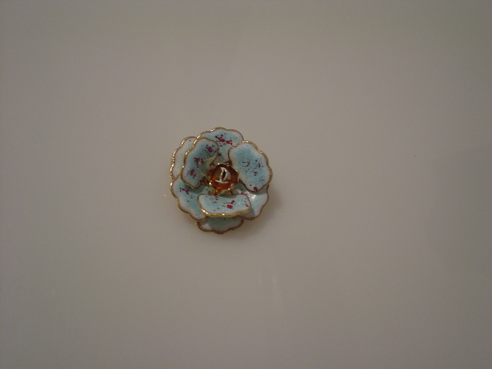 rose pin